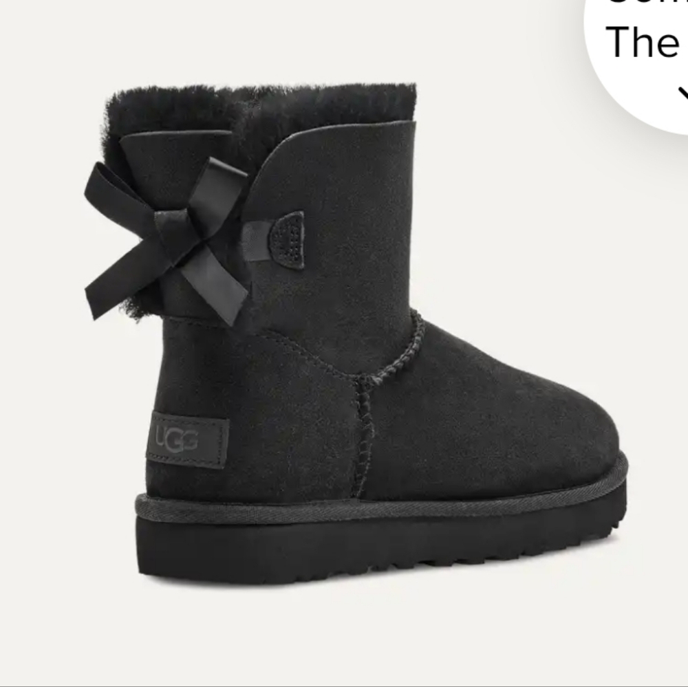 UGG Womens Black Mini Bailey Bow II Size 7